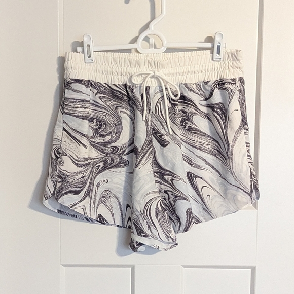 Athleta All Activity 3.5" Shorts - Marble - sz S - Picture 1 of 7